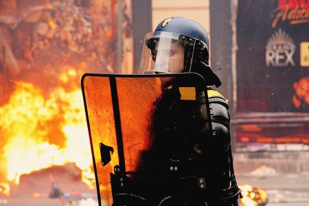 2-gendarme-mobile-retraites
